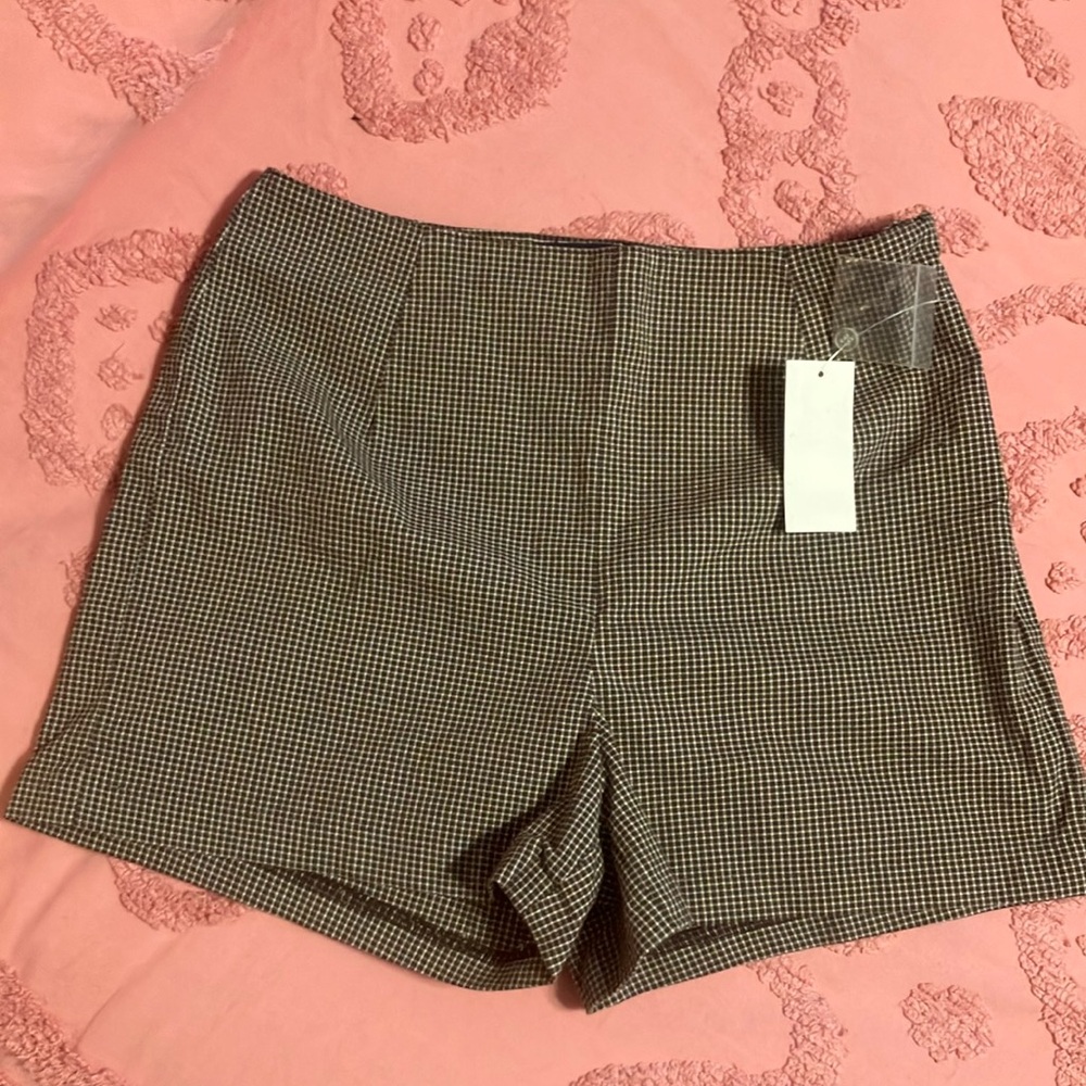 Size 6, GAP shorts.  NWT.